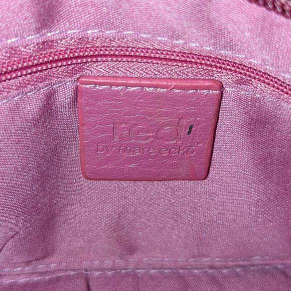 Echo Red wristlet hand bag - Picture 9 of 9